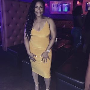 Meet your Posher, Lyrea